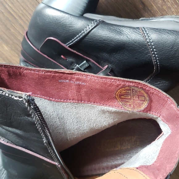 PIKOLINOS Black Ankle Boots with Pink Accents - Picture 10 of 12